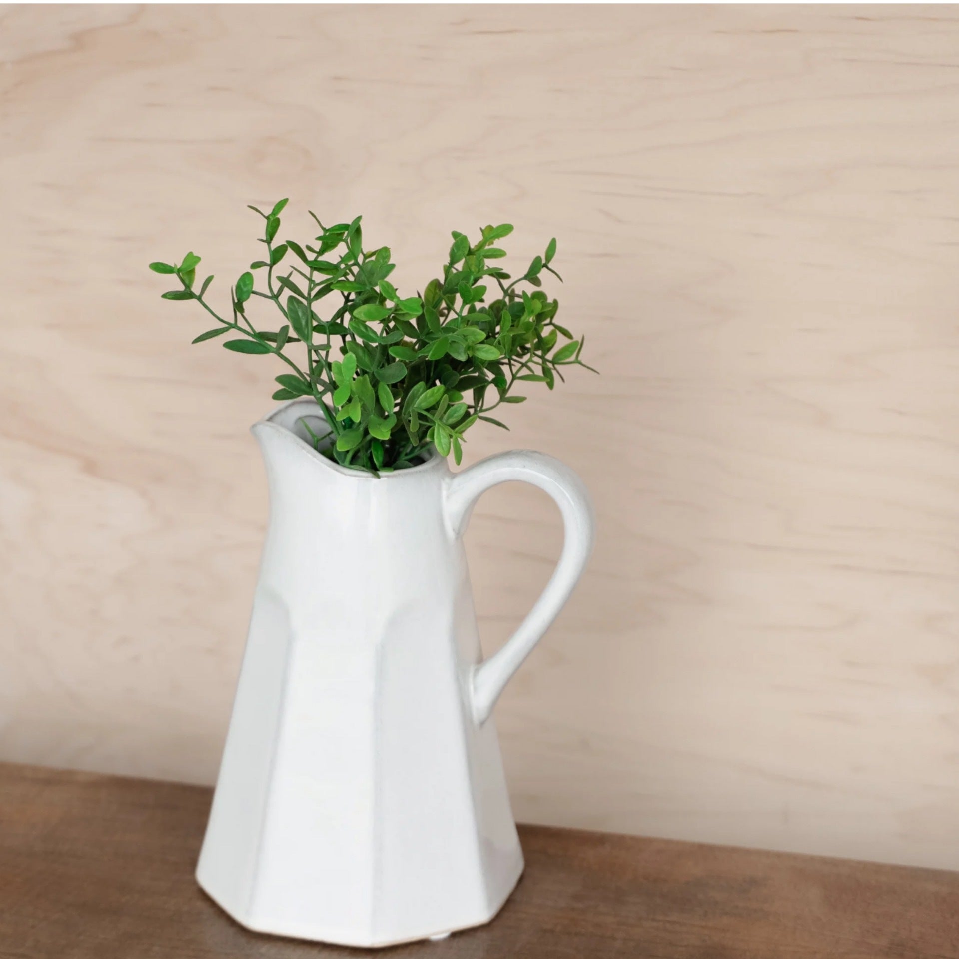 White Ceramic Pitcher 54887439 PNG